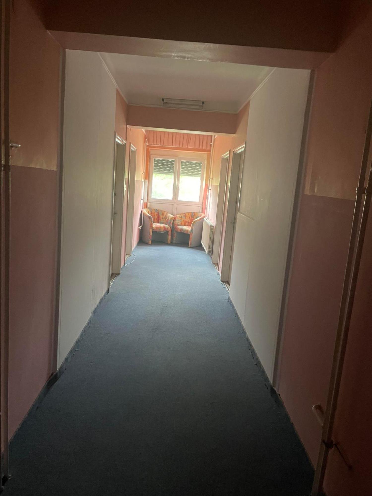 Tifani Szallo Hotel Balatonlelle Luaran gambar