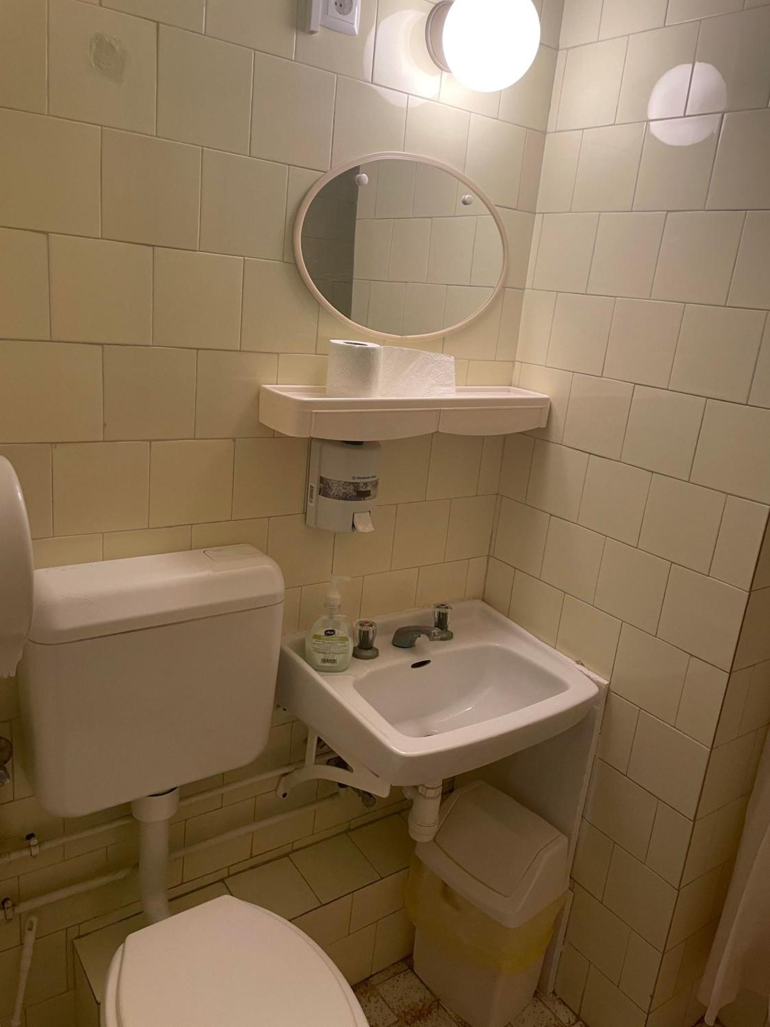 Tifani Szallo Hotel Balatonlelle Luaran gambar