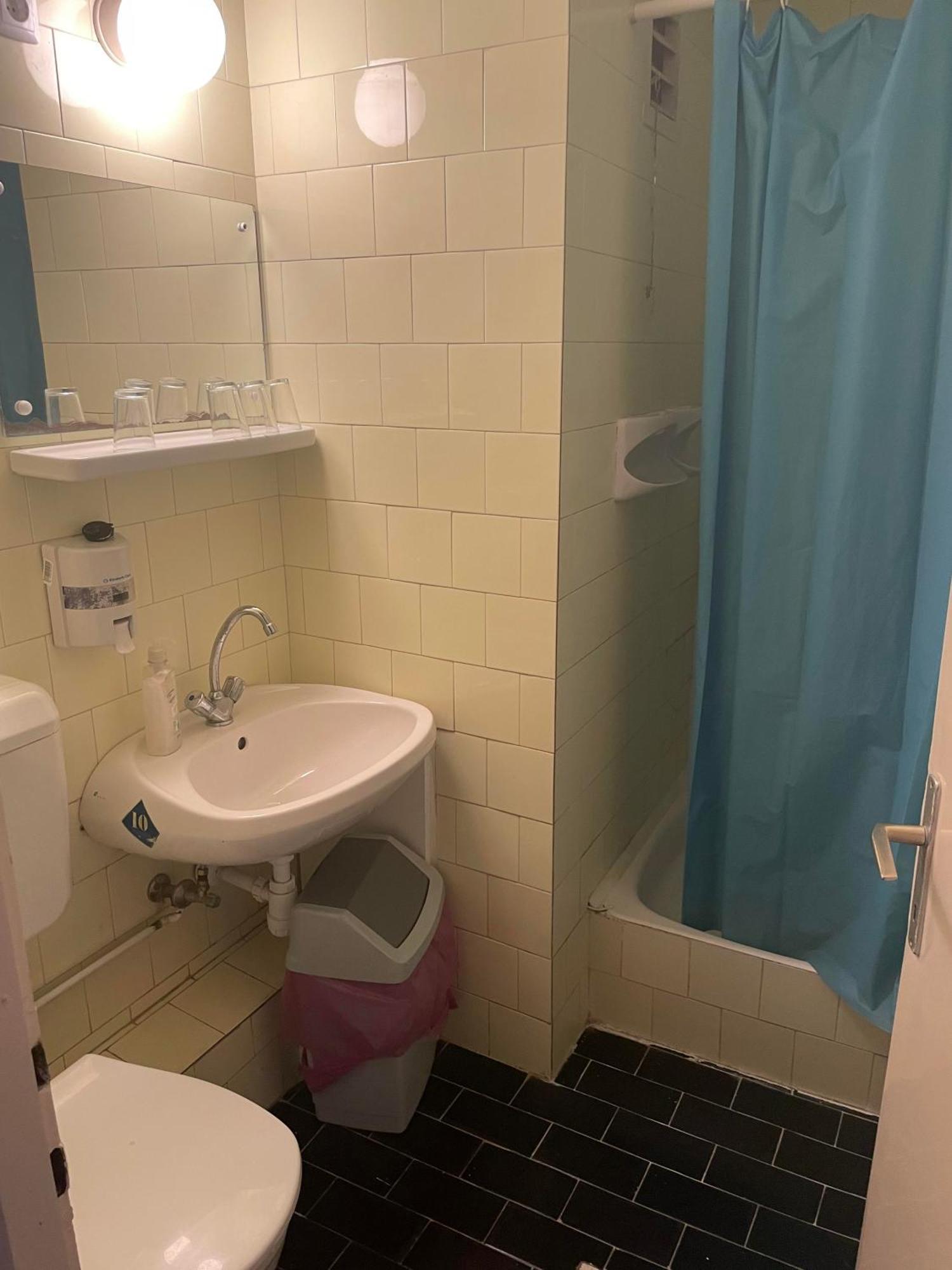 Tifani Szallo Hotel Balatonlelle Luaran gambar